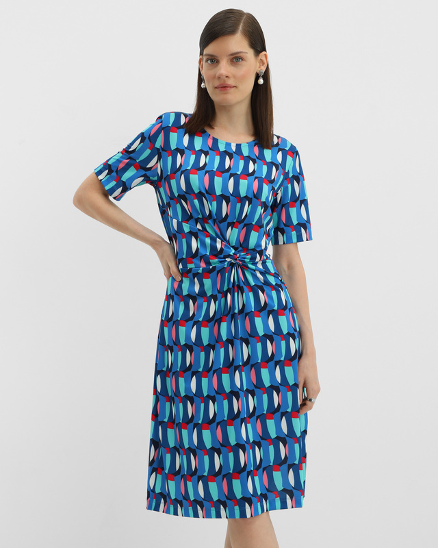 Платье миди с ярким геометрическим узором